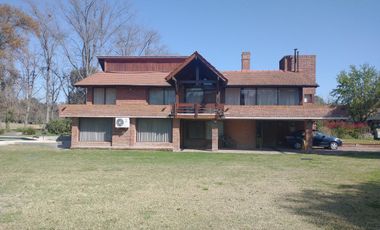 Excelente casa 2 plantas en Las Praderas de Lujan