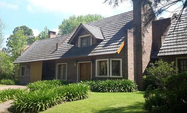 Venta Casa 6 Amb. en Club Campos de Golf Las Praderas de Lujan