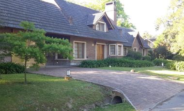 Venta Casa 6 Amb. en Club Campos de Golf Las Praderas de Lujan