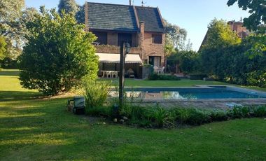 5 ambientes sobre lote de 1200m2 - Club Campos de Golf Las Praderas de Lujan