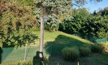 5 ambientes sobre lote de 1200m2 - Club Campos de Golf Las Praderas de Lujan