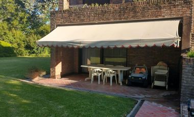 5 ambientes sobre lote de 1200m2 - Club Campos de Golf Las Praderas de Lujan