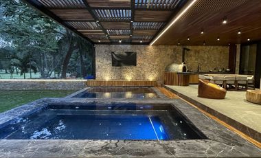 CASA PAROTA  ESPECTACULAR RESIDENCIA EN LOMAS DE COCOYOC