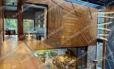 CASA PAROTA  ESPECTACULAR RESIDENCIA EN LOMAS DE COCOYOC