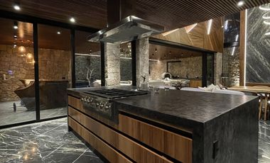 CASA PAROTA  ESPECTACULAR RESIDENCIA EN LOMAS DE COCOYOC