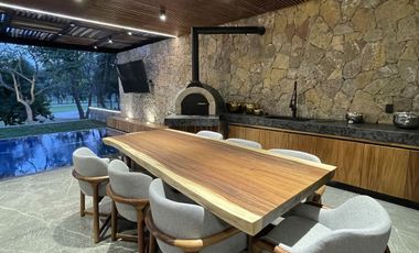 CASA PAROTA  ESPECTACULAR RESIDENCIA EN LOMAS DE COCOYOC