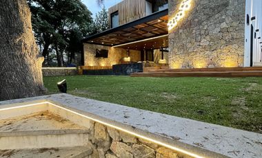 CASA PAROTA  ESPECTACULAR RESIDENCIA EN LOMAS DE COCOYOC