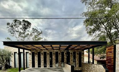 CASA PAROTA  ESPECTACULAR RESIDENCIA EN LOMAS DE COCOYOC