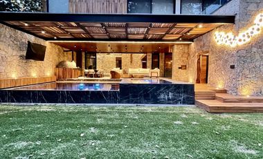 CASA PAROTA  ESPECTACULAR RESIDENCIA EN LOMAS DE COCOYOC