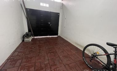 Venta de casa 4 ambientes con cochera en Wilde