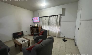 Venta de casa 4 ambientes con cochera en Wilde