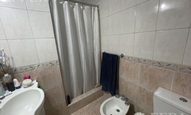Venta de casa 4 ambientes con cochera en Wilde