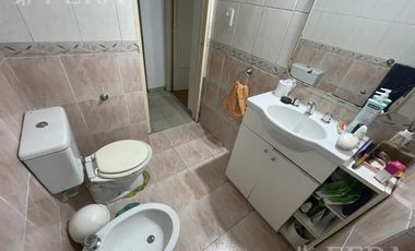 Venta de casa 4 ambientes con cochera en Wilde
