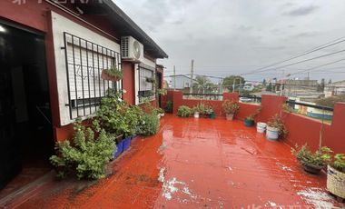 Venta de casa 4 ambientes con cochera en Wilde