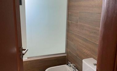 Excelente casa en una planta, 200 m construidos sobre 900 m de lote