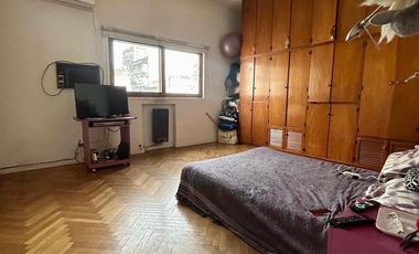 Departamento en  venta de 3 ambientes con dependencia