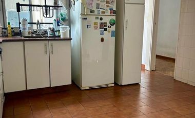 Departamento en  venta de 3 ambientes con dependencia