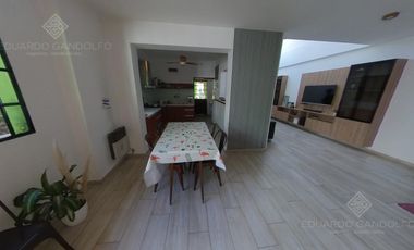 IMPECABLE PH con jardín a NUEVO a mts de Escalada Ctro y del FCGR - APTO CRÉDITO!!!