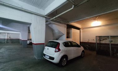 Dpto 3 Ambientes con Cochera Fija!