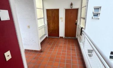 EXCELENTE DPTO. EN DUPLEX CON COCHERA CUBIERTA A MTS DE PARANA