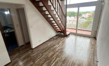 EXCELENTE DPTO. EN DUPLEX CON COCHERA CUBIERTA A MTS DE PARANA