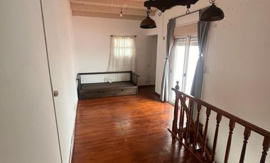 EXCELENTE DPTO. EN DUPLEX CON COCHERA CUBIERTA A MTS DE PARANA