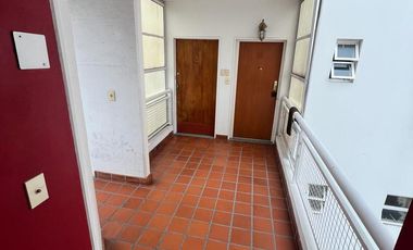 EXCELENTE DPTO. EN DUPLEX CON COCHERA CUBIERTA A MTS DE PARANA