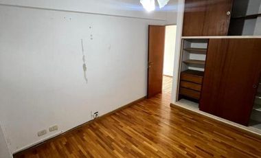 EXCELENTE DPTO. EN DUPLEX CON COCHERA CUBIERTA A MTS DE PARANA