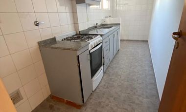 EXCELENTE DPTO. EN DUPLEX CON COCHERA CUBIERTA A MTS DE PARANA