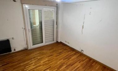 EXCELENTE DPTO. EN DUPLEX CON COCHERA CUBIERTA A MTS DE PARANA