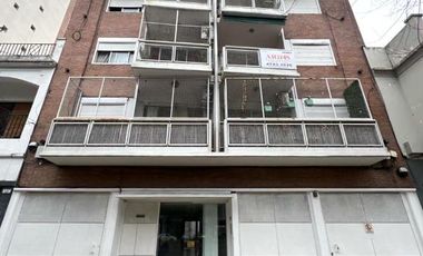 EXCELENTE DPTO. EN DUPLEX CON COCHERA CUBIERTA A MTS DE PARANA