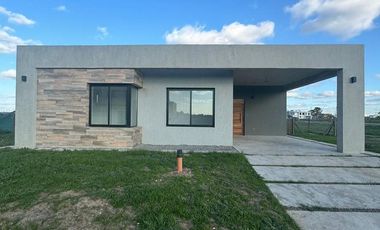 CASA  4AMB C/ PILETA - LAGOS DE CANNING 2 - CANNING