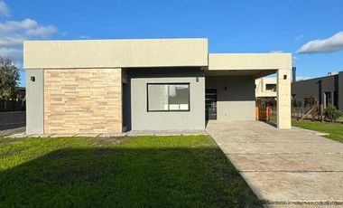 CASA  4AMB C/ PILETA - LAGOS DE CANNING 2 - CANNING