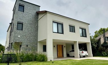 Excelente Casa en Las Praderas De Lujan A estrenar