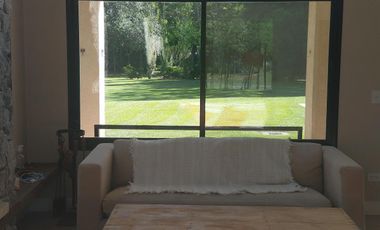 Magnifica Casa en dos plantas sobre terreno de 1441m - Praderas de Lujan
