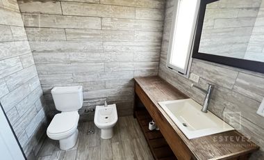 Casa en venta / alquiler, con pileta. Barrio Cerrado de Escobar, G.B.A. Zona Norte
