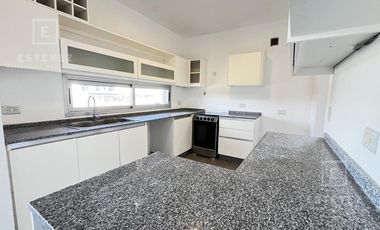 Casa en venta / alquiler, con pileta. Barrio Cerrado de Escobar, G.B.A. Zona Norte