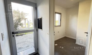 Casa en venta / alquiler, con pileta. Barrio Cerrado de Escobar, G.B.A. Zona Norte