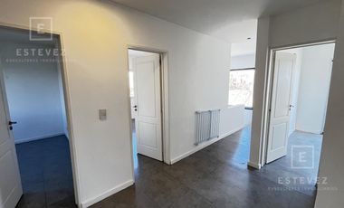 Casa en venta / alquiler, con pileta. Barrio Cerrado de Escobar, G.B.A. Zona Norte