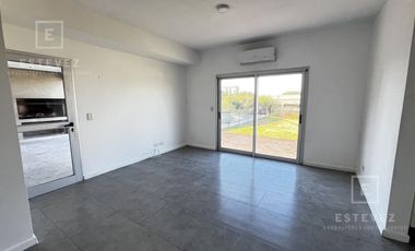 Casa en venta / alquiler, con pileta. Barrio Cerrado de Escobar, G.B.A. Zona Norte