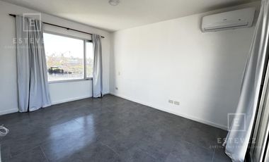 Casa en venta / alquiler, con pileta. Barrio Cerrado de Escobar, G.B.A. Zona Norte