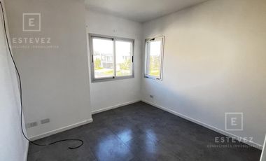 Casa en venta / alquiler, con pileta. Barrio Cerrado de Escobar, G.B.A. Zona Norte