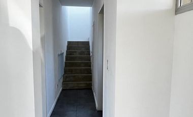 Casa en venta / alquiler, con pileta. Barrio Cerrado de Escobar, G.B.A. Zona Norte