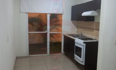PARQUES DE TESISTÁN CASA EN VENTA