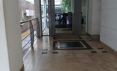 Departamento en Belgrano 4 ambientes con cochera fija