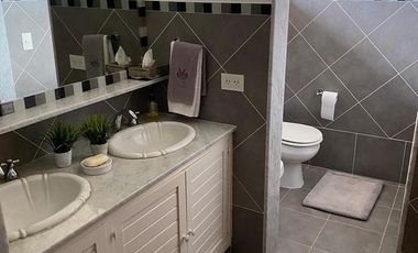 CASA EN VENTA EN LAS PRADERAS - LUJAN