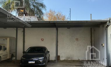 Departamento en  Planta Alta de 3 ambientes. Dos baños. Patio y terraza.