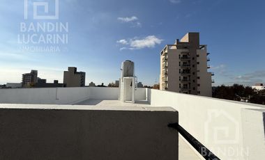 Departamento en  Planta Alta de 3 ambientes. Dos baños. Patio y terraza.