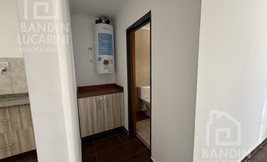 Departamento en  Planta Alta de 3 ambientes. Dos baños. Patio y terraza.