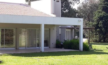 CASA en VENTA, LAS PRADERAS, LUJAN UF 228 (COD 430)